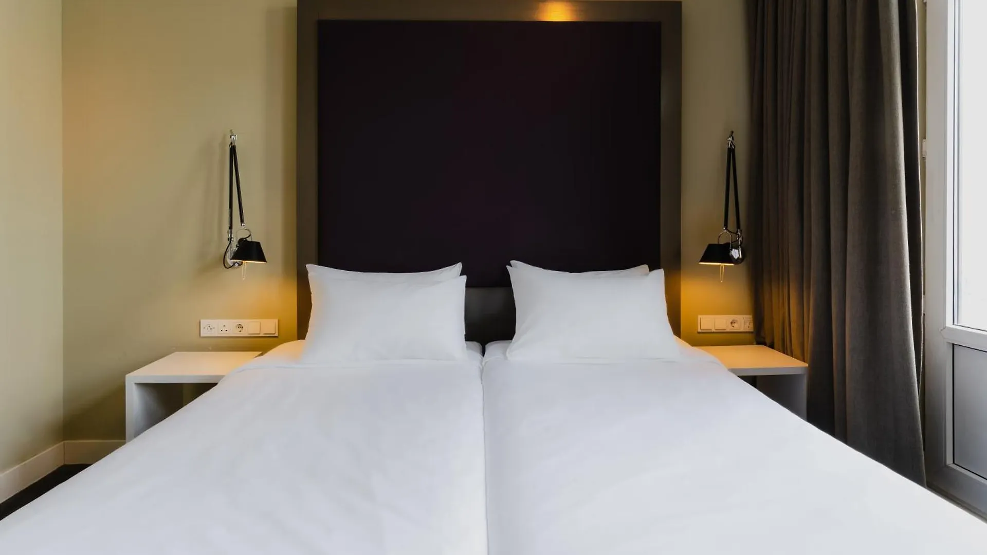 Hotel Roemer Amsterdam 4*,